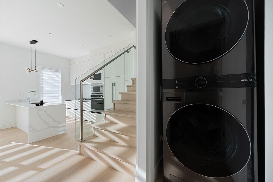 2 6933 Prince Edward Street Vancouver, BC - 11