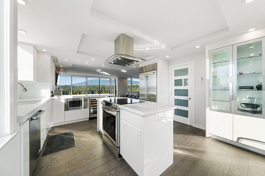 1001 845 Chilco Street Vancouver, BC - 17