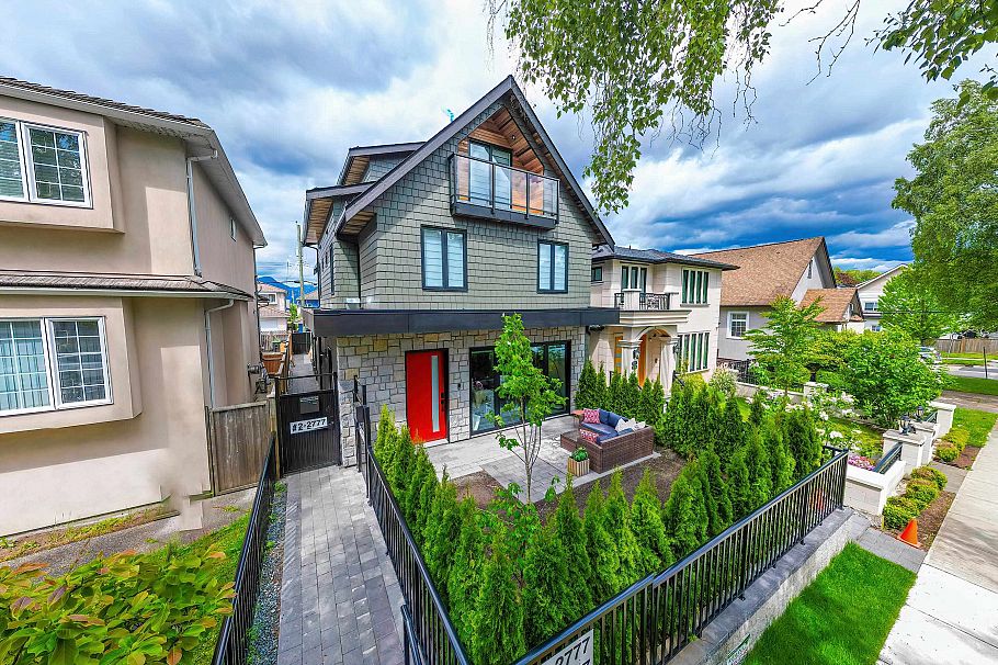 1 2777 E 27th Avenue Vancouver, BC - 11