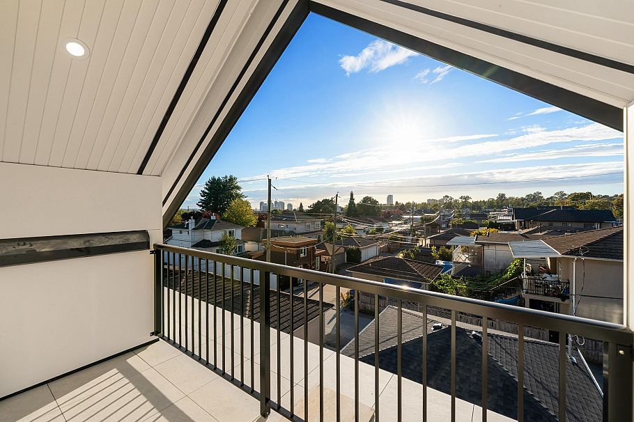 2 6933 Prince Edward Street Vancouver, BC - 24