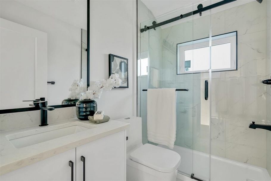 2 3216 Venables Street Vancouver, BC - 19