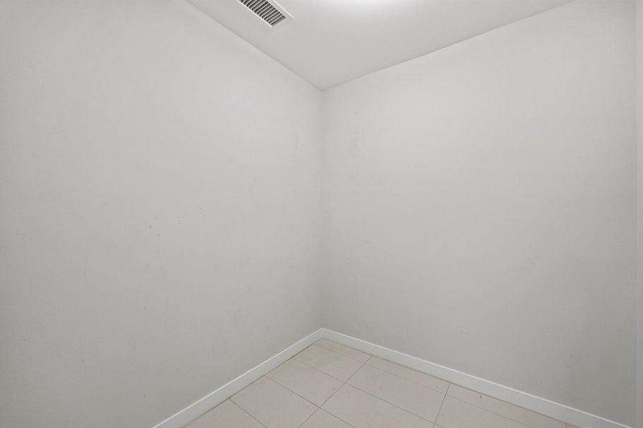 7 3483 Ross Drive Vancouver, BC - 30