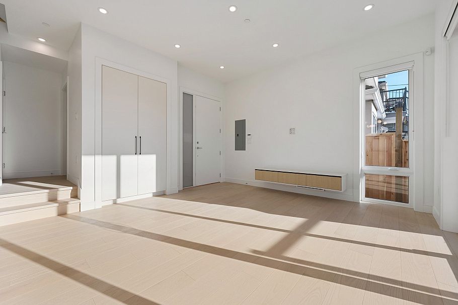 2 6933 Prince Edward Street Vancouver, BC - 2