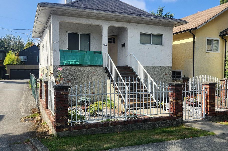 4873 James Street Vancouver, BC - 4