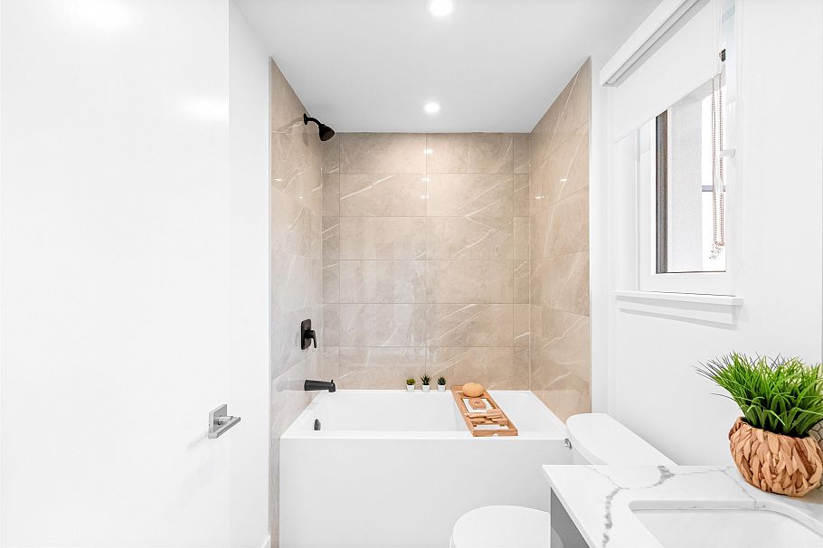 2069 E 1st Avenue Vancouver, BC - 26