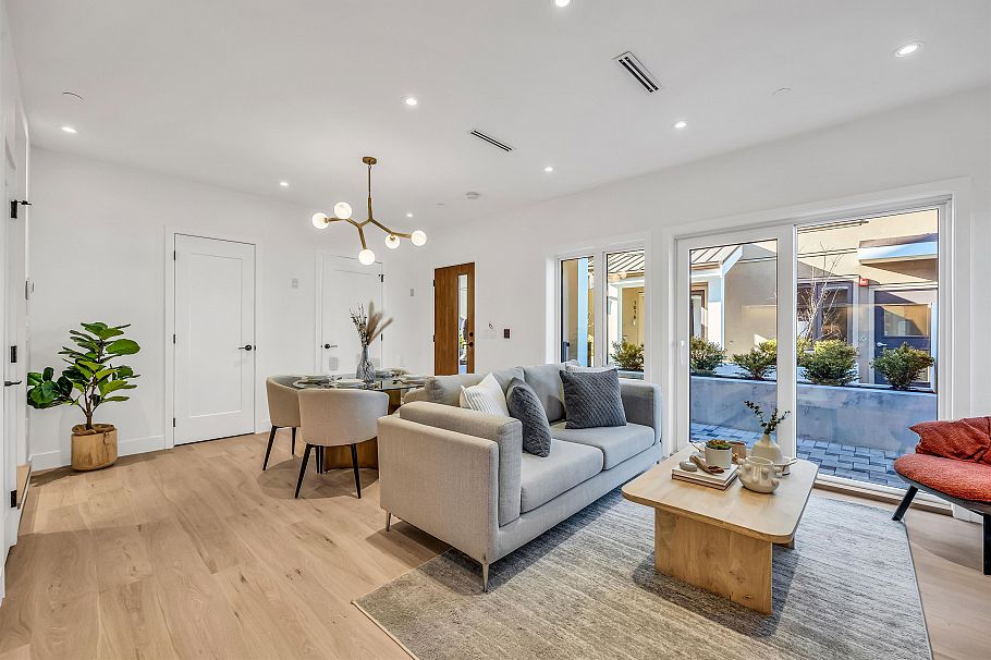 1010 W 52nd Avenue Vancouver, BC - 5