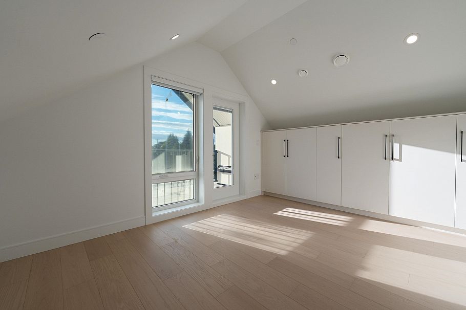 2 6933 Prince Edward Street Vancouver, BC - 18