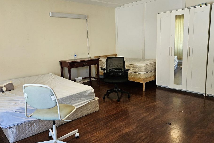 156 W 62nd Avenue Vancouver, BC - 4