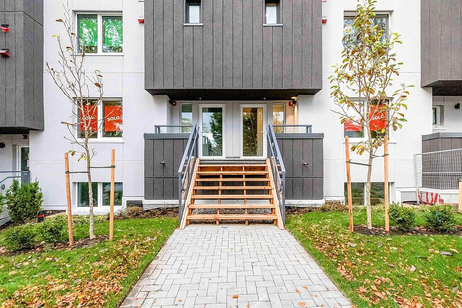 2069 E 1st Avenue Vancouver, BC - 1