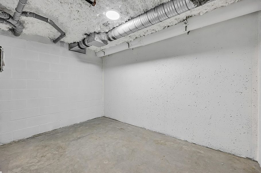 1010 W 52nd Avenue Vancouver, BC - 19