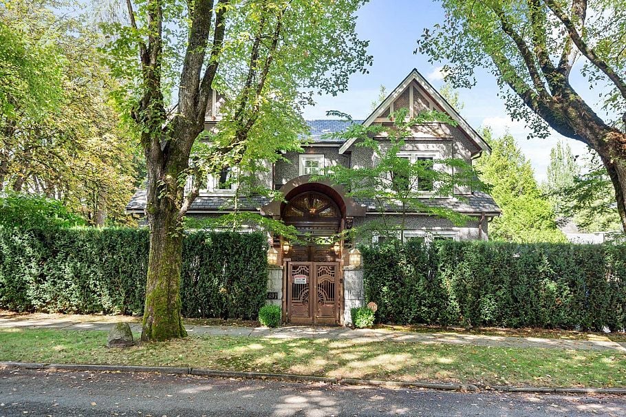 1491 W 26th Avenue Vancouver, BC - 1