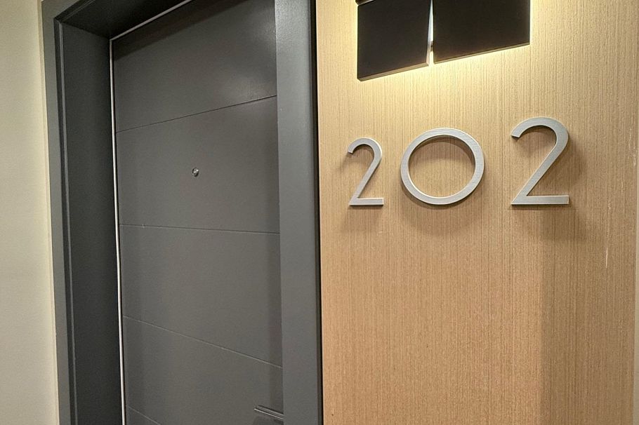 202 108 E 8th Street North Vancouver, BC - 8