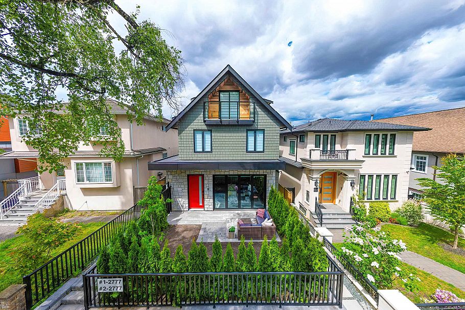 1 2777 E 27th Avenue Vancouver, BC - 1