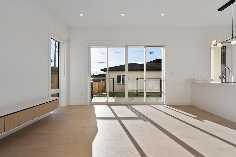 2 6933 Prince Edward Street Vancouver, BC - 4