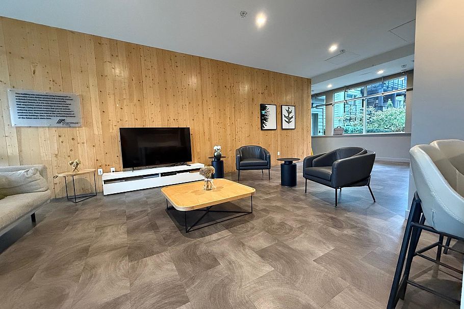 202 108 E 8th Street North Vancouver, BC - 23