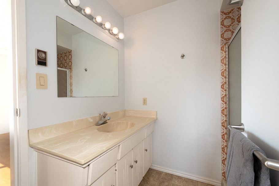 1285 Lucking Place North Vancouver, BC - 35