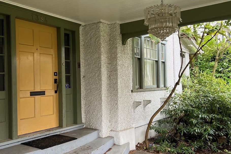 1384 W 32nd Avenue Vancouver, BC - 2