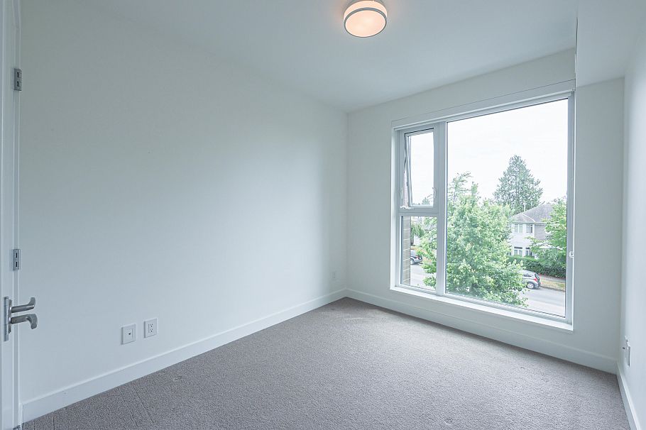310 1561 W 57 Avenue Vancouver, BC - 15