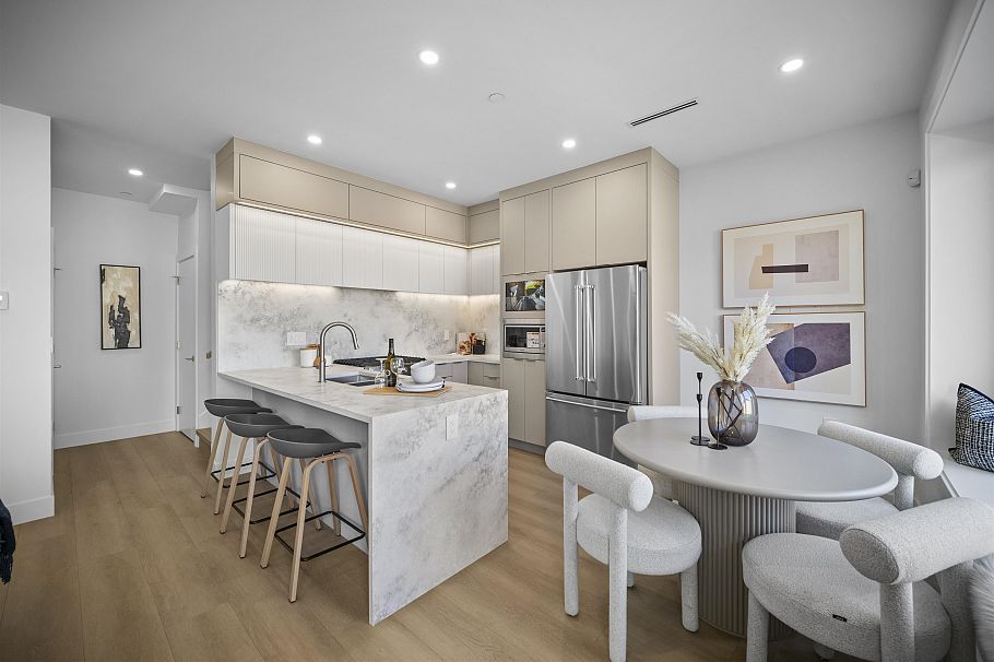 2 3563 E 25th Avenue Vancouver, BC - 5