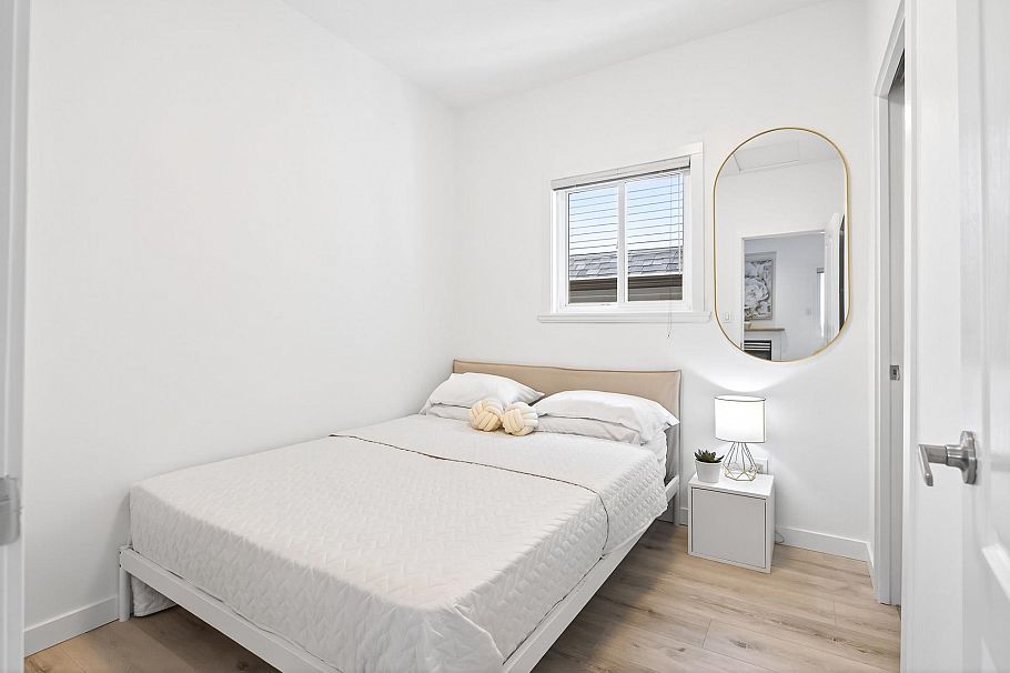 1368 E 7th Avenue Vancouver, BC - 22