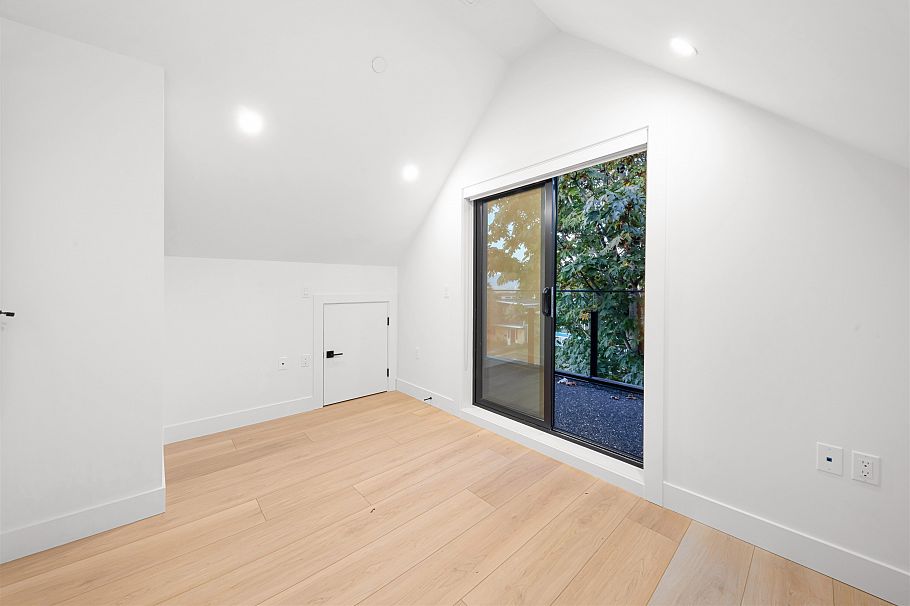 1 5315 Inverness Street Vancouver, BC - 24