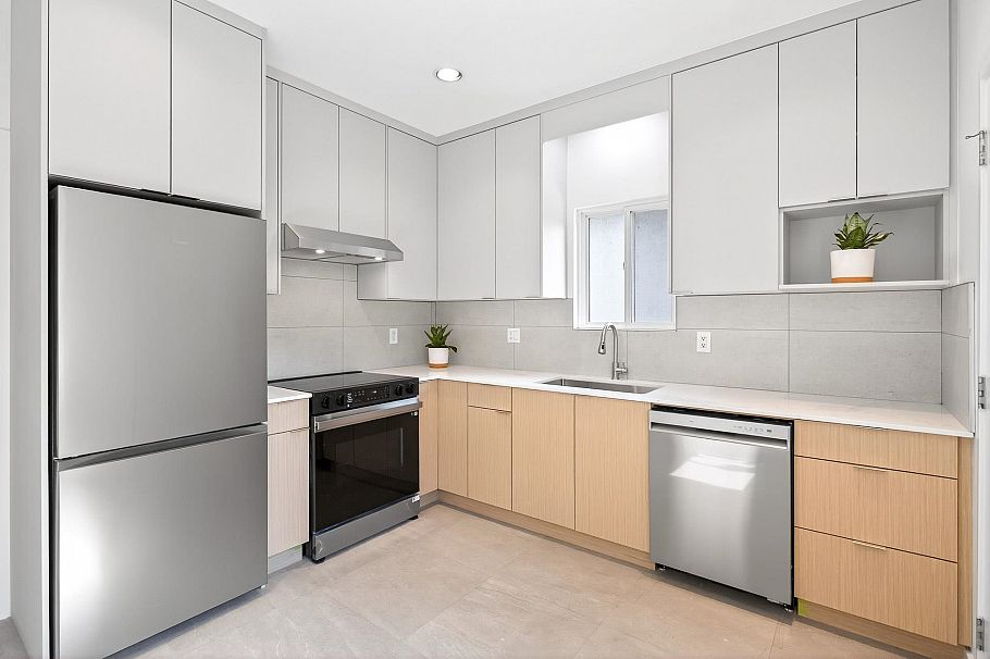 1368 E 7th Avenue Vancouver, BC - 15