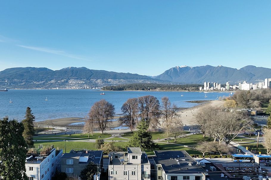 2240 York Avenue Vancouver, BC - 3