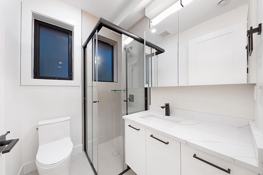 1 5315 Inverness Street Vancouver, BC - 16