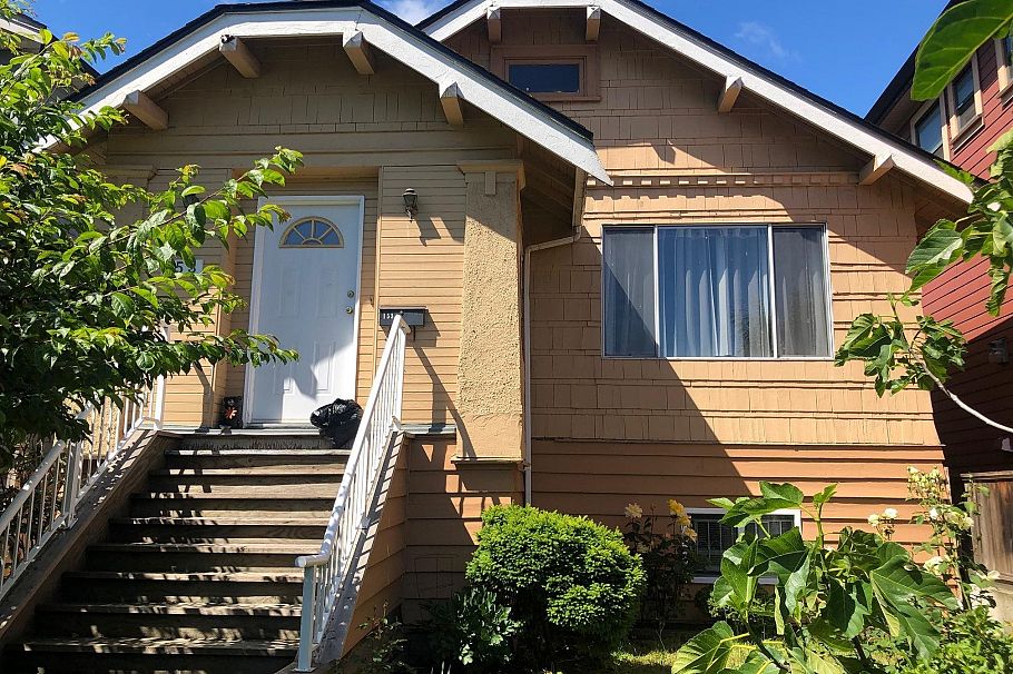 153 SE Marine Drive Vancouver, BC - 2