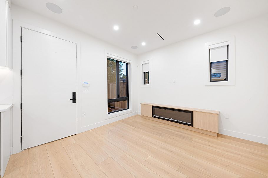 1 5315 Inverness Street Vancouver, BC - 6