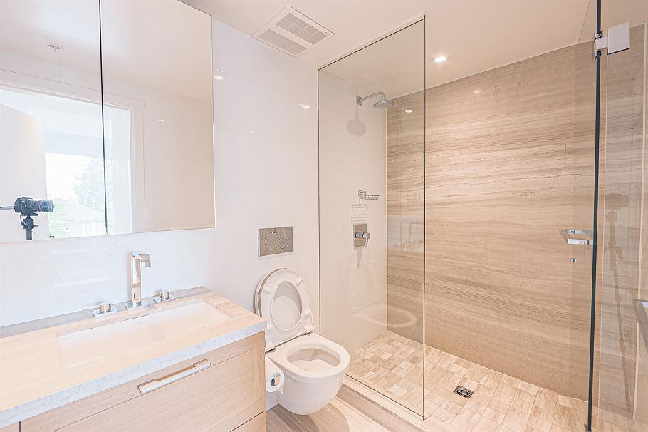 310 1561 W 57 Avenue Vancouver, BC - 12