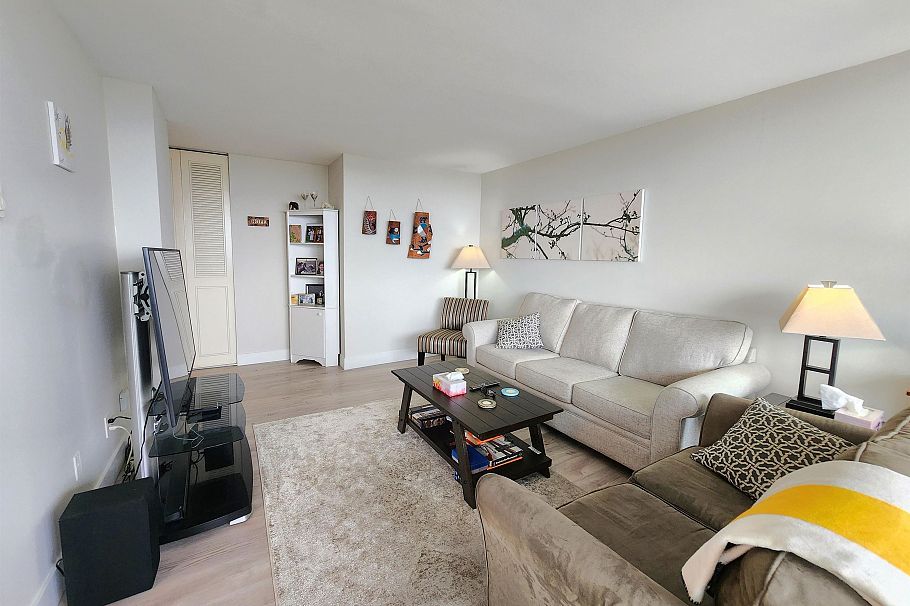 1205 4160 Sardis Street Burnaby, BC - 4