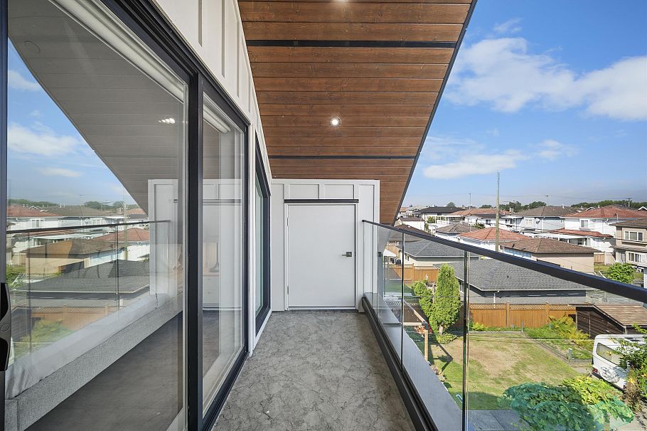 2 3563 E 25th Avenue Vancouver, BC - 11