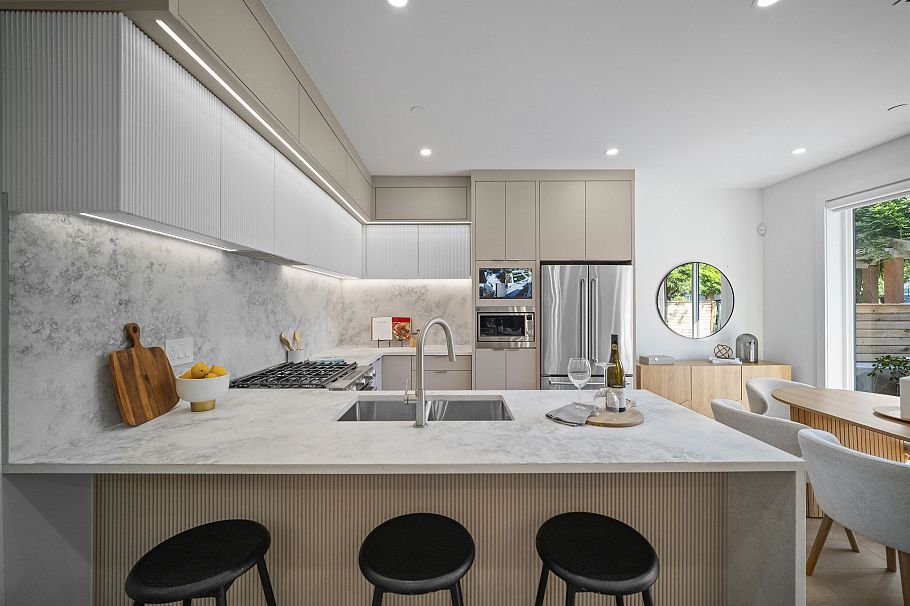 1 3563 E 25th Avenue Vancouver, BC - 7