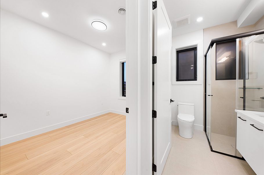 1 5315 Inverness Street Vancouver, BC - 17