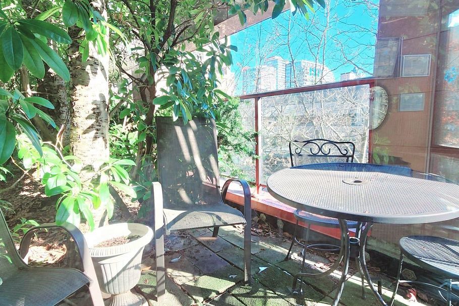 208 811 Helmcken Street Vancouver, BC - 26