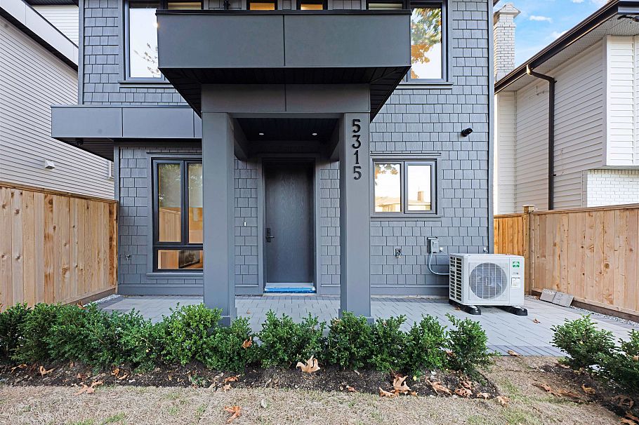 1 5315 Inverness Street Vancouver, BC - 2