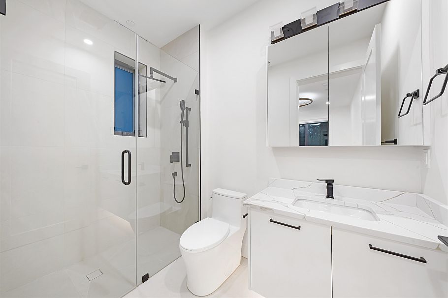 1 5315 Inverness Street Vancouver, BC - 20