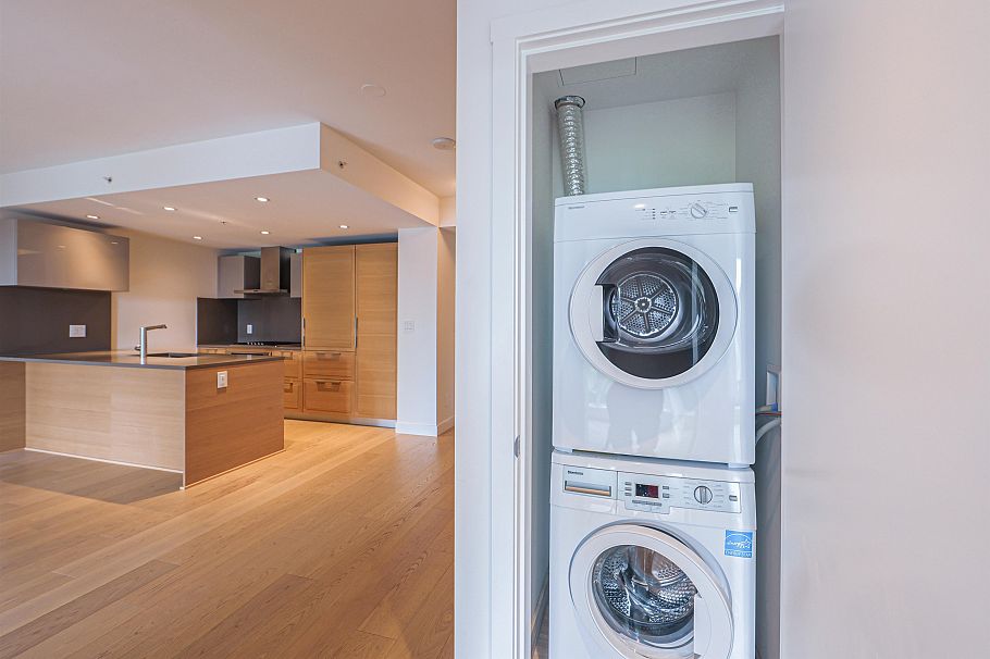 310 1561 W 57 Avenue Vancouver, BC - 10