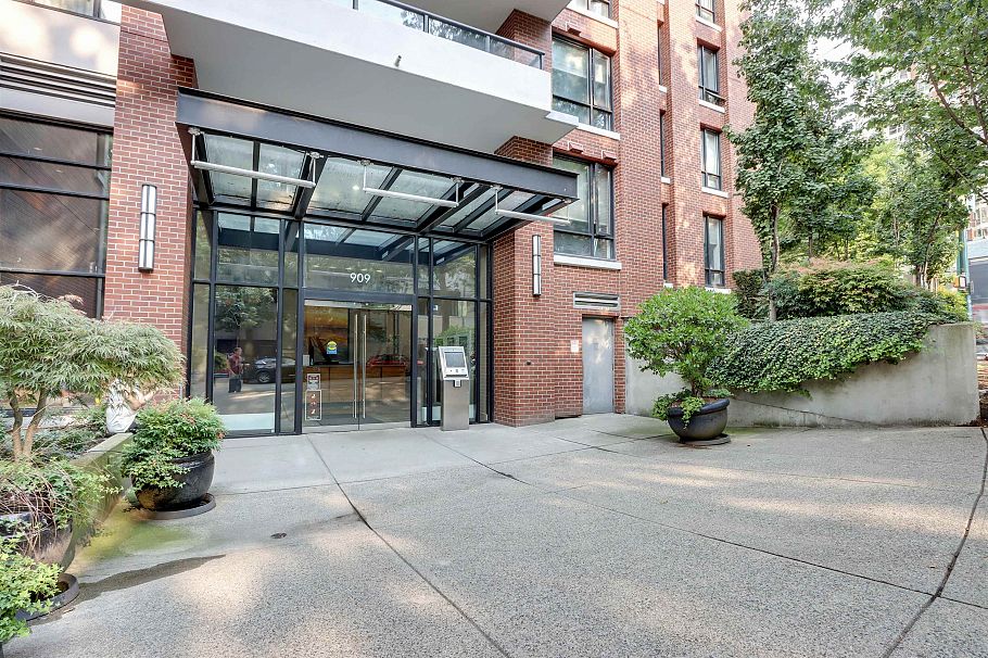 2704 909 Mainland Street Vancouver, BC - 10