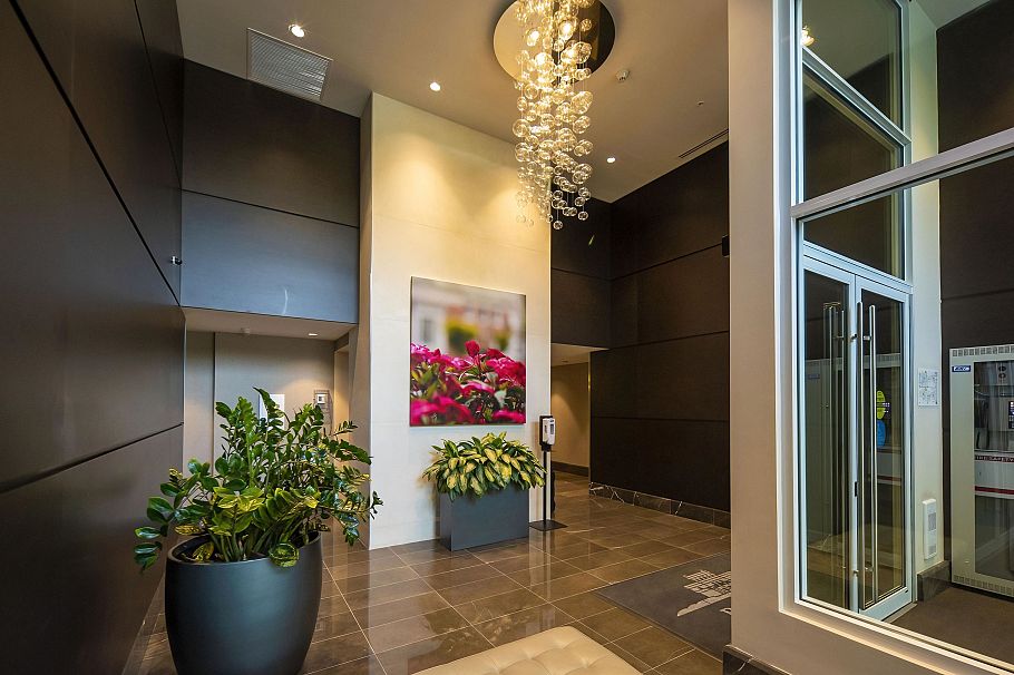 310 1561 W 57 Avenue Vancouver, BC - 3