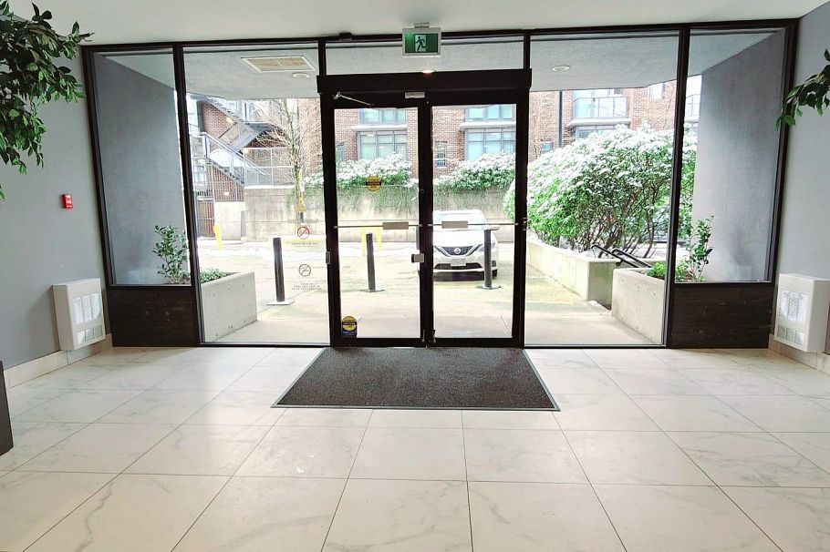 208 811 Helmcken Street Vancouver, BC - 20