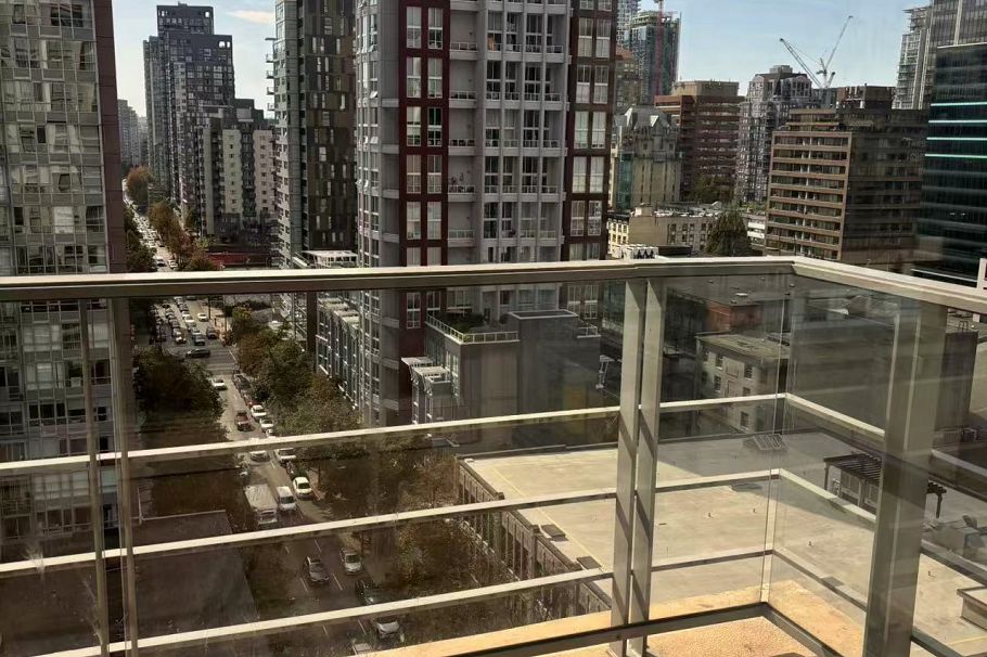 1503 565 Smithe Street Vancouver, BC - 2