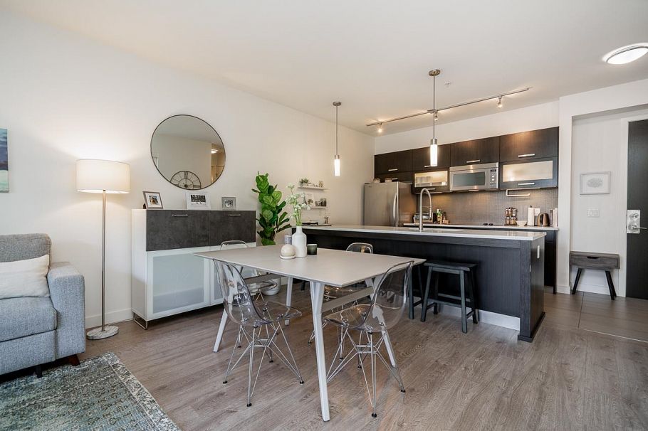 321 3333 Main Street Vancouver, BC - 2