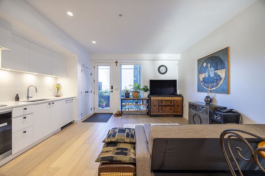 24 94 W King Edward Avenue Vancouver, BC - 3