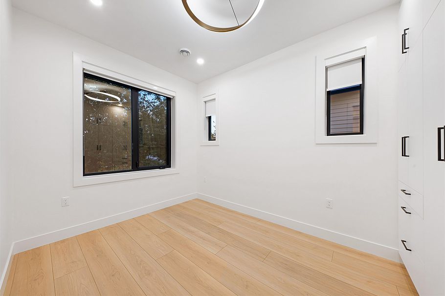 1 5315 Inverness Street Vancouver, BC - 18