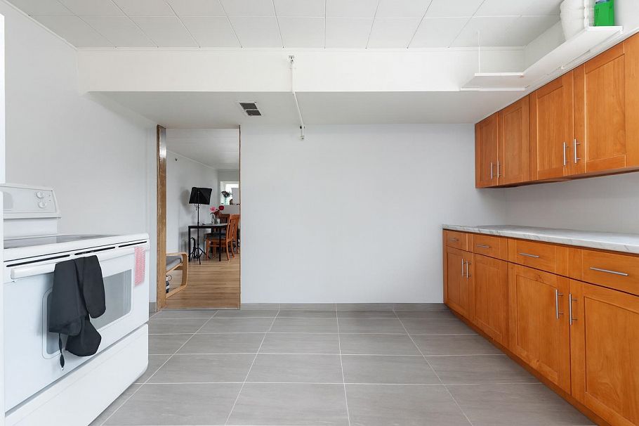 4561 Nanaimo Street Vancouver, BC - 8