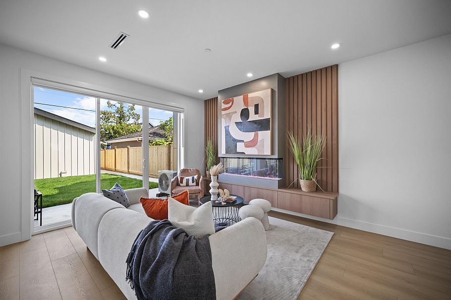 2 3563 E 25th Avenue Vancouver, BC - 9