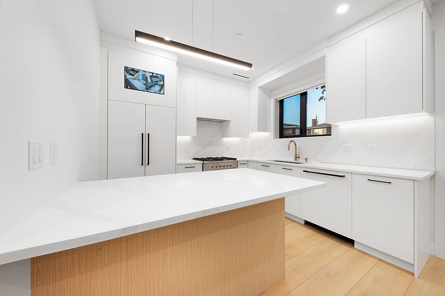 1 5315 Inverness Street Vancouver, BC - 8