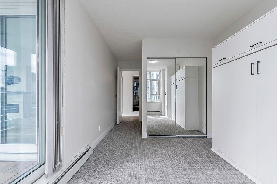 2706 198 Aquarius Mews Vancouver, BC - 27